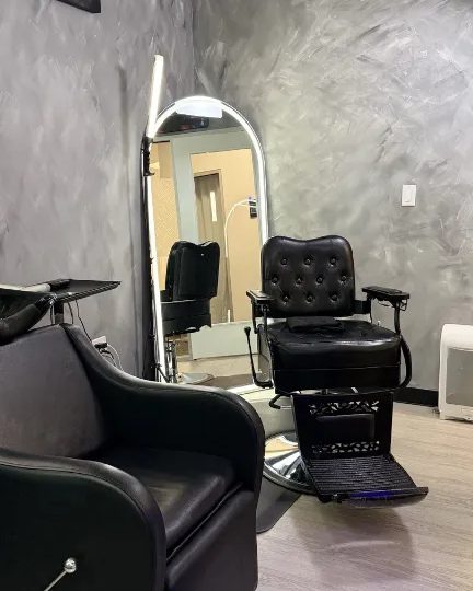 Alejandro's suite: barber chair, arch mirror and wash station